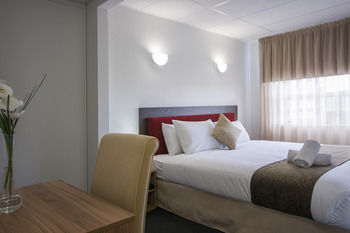 Hotel Ascotia Off Queen