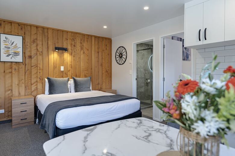Archway Motel & Chalets