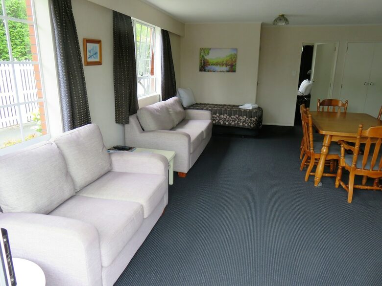 Hotel Admirals Motor Lodge