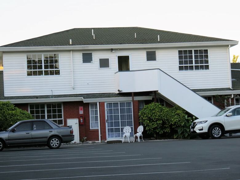 Hotel Admirals Motor Lodge