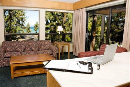 Hotel Inn By The Lake
