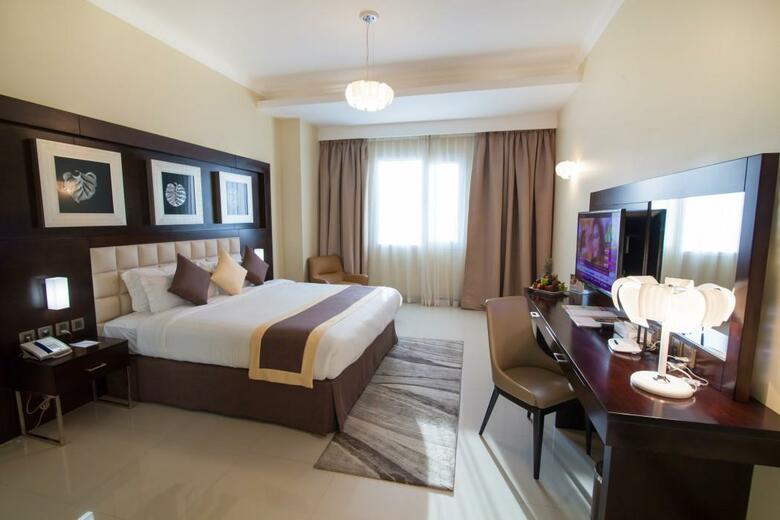 Atiram Premier Hotel