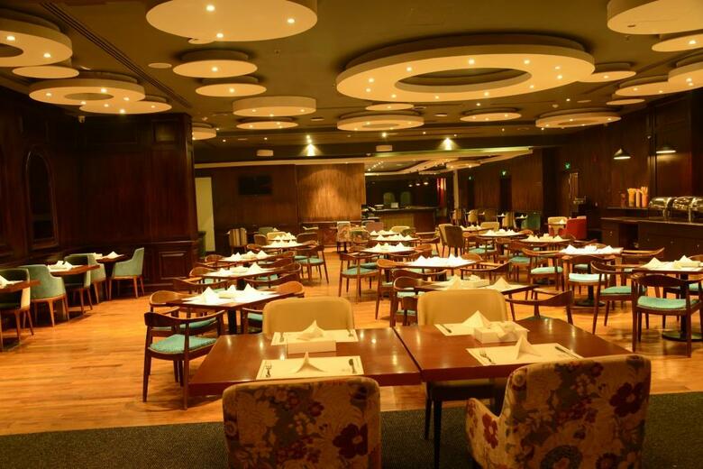Atiram Premier Hotel