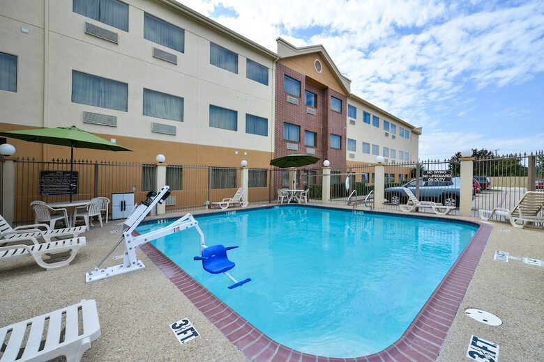 Hotel Quality Inn & Suites