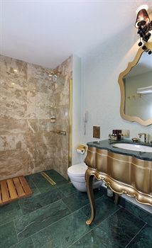 Hotel Camelot Boutique & Beach