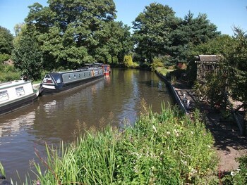 Lichfield Hotels - Amber House