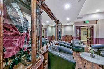 Hotel Plaza On The River