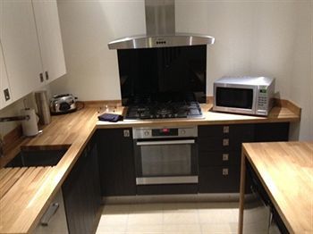 Hotel Ei8ht Brighton Apartments - Guest House