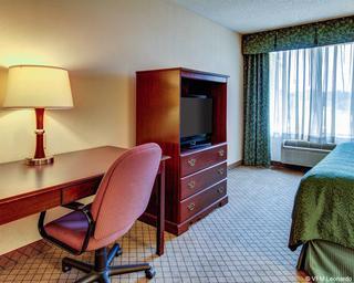 Hotel Quality Inn & Suites