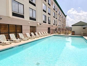 Hotel Wingate By Wyndham - Atlanta At Six Flags