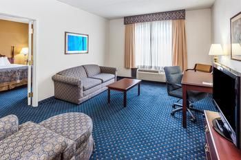 Hotel Wingate By Wyndham - Atlanta At Six Flags