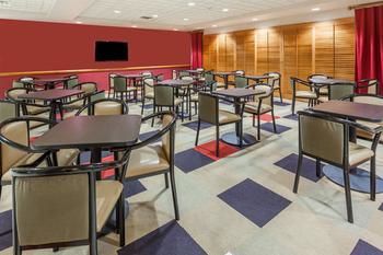 Hotel Wingate By Wyndham - Atlanta At Six Flags