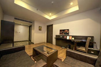 Hotel The Fern Residency Kolkata