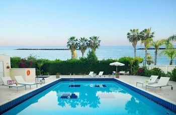Zavos Marathon Beach Apartments