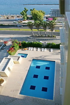Zavos Marathon Beach Apartments