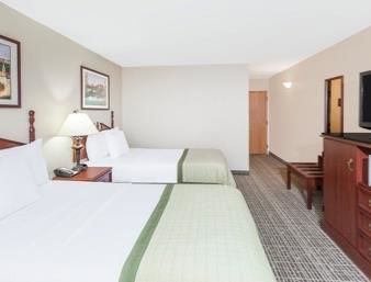 Hotel Baymont Inn And Suites Elkhart