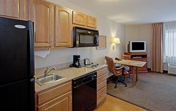 Hotel Candlewood Suites West Springfield