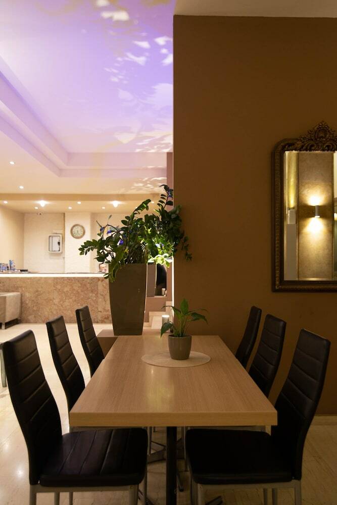 Nidimos Hotel