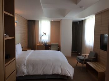Acube Hotel