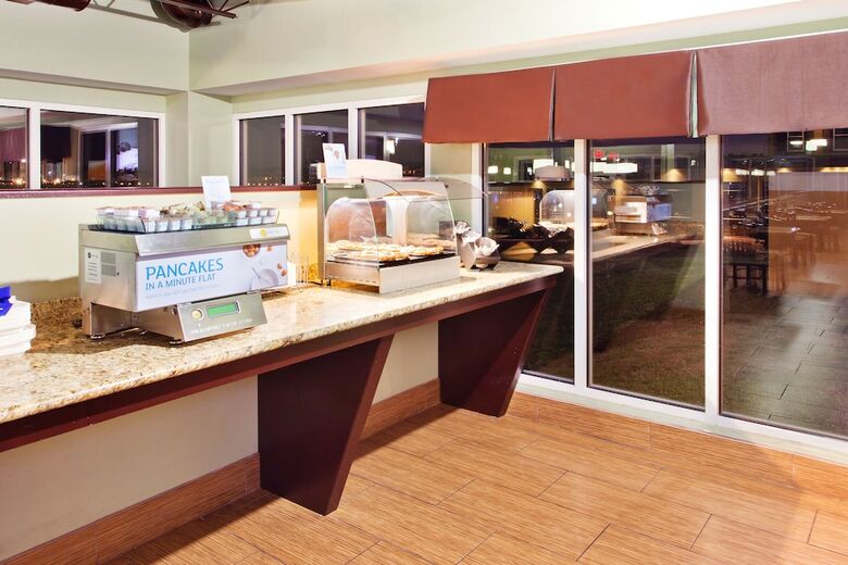 Hotel Holiday Inn Express N.myrtle Beach- Little River