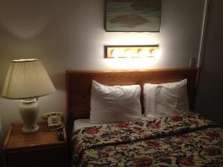 Hotel Cozy Cove Beachfront Resort Inn