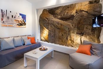 Aparthotel Bay Bees Sea View Suites & Homes