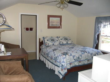 Weirs Beach Motel And Cottages
