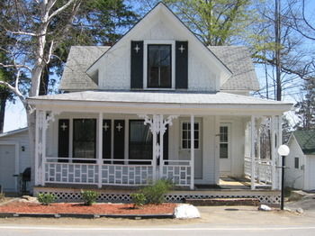 Weirs Beach Motel And Cottages