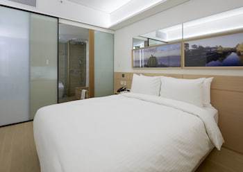Golden Tulip M Seoul Hotel