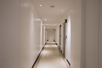 Ez Hotel