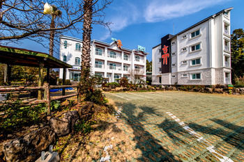 Hotel Jungmun Jejuhue Pension