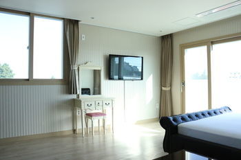 Yilin Pension