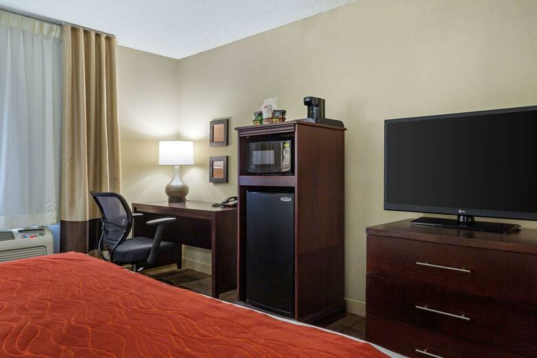 Hotel Comfort Inn And Suites Newark