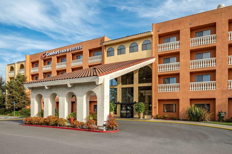 Hotel Comfort Inn And Suites Newark