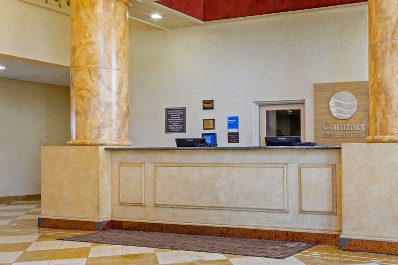 Hotel Comfort Inn And Suites Newark