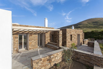 Villa White Tinos Luxury Suites
