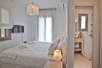 Villa White Tinos Luxury Suites