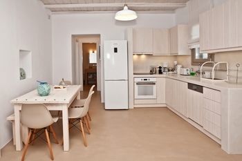 Villa White Tinos Luxury Suites