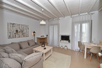 Villa White Tinos Luxury Suites