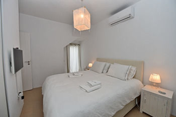 Villa White Tinos Luxury Suites
