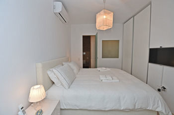 Villa White Tinos Luxury Suites