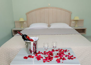 999 Luxury Hotel