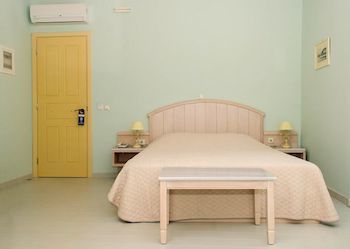 999 Luxury Hotel