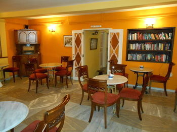 Byron Hotel