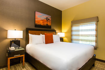 Cambria Hotel & Suites Plano - Frisco