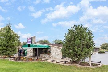 Hotel Racine Knights Inn