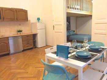 Hi5 Apartments - Parliament