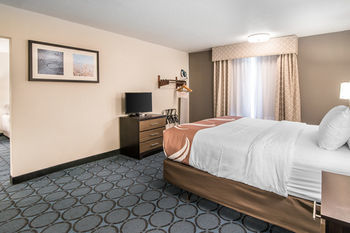 Hotel Quality Inn & Suites