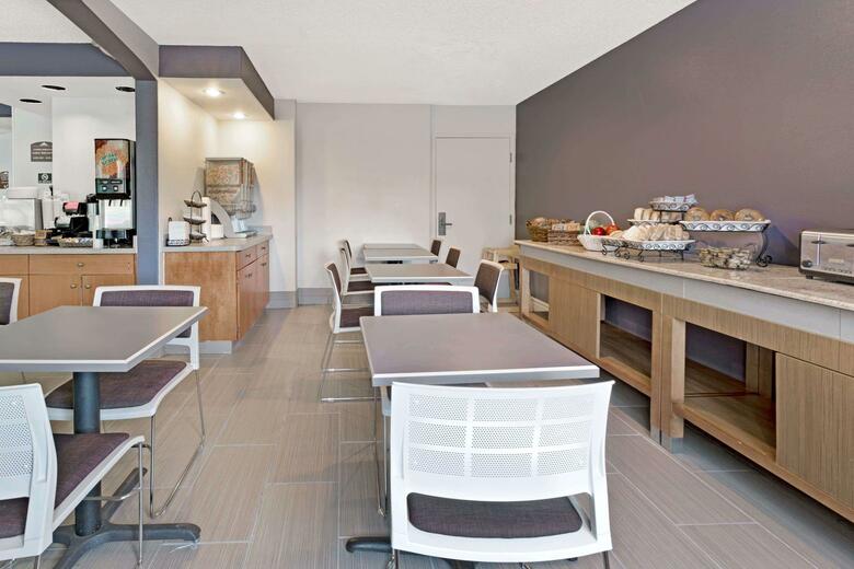 Hotel Microtel Inn By Wyndham Denver