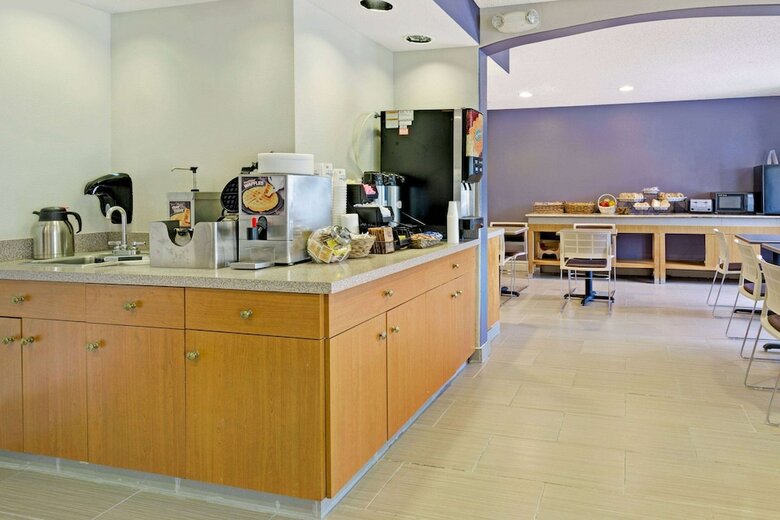 Hotel Microtel Inn By Wyndham Denver
